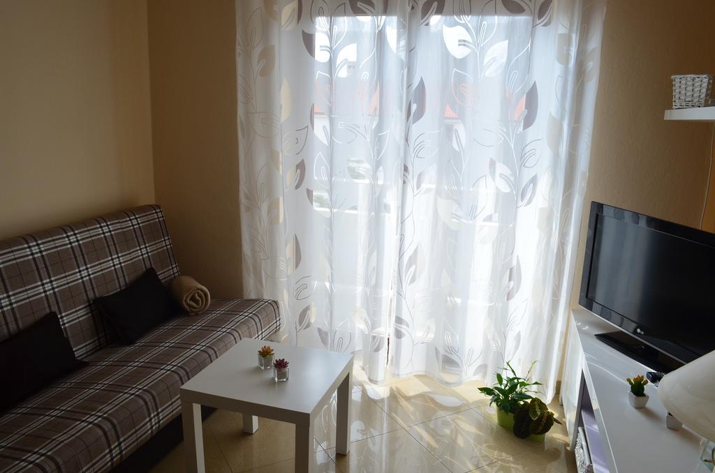 Apartments Mihalic Baška Habitación foto