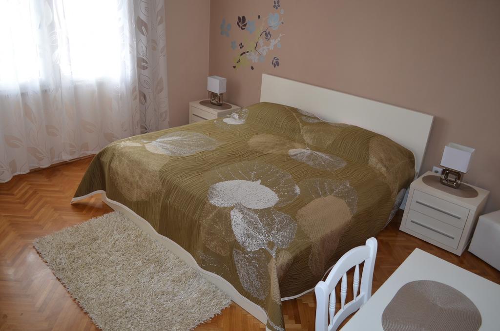 Apartments Mihalic Baška Habitación foto