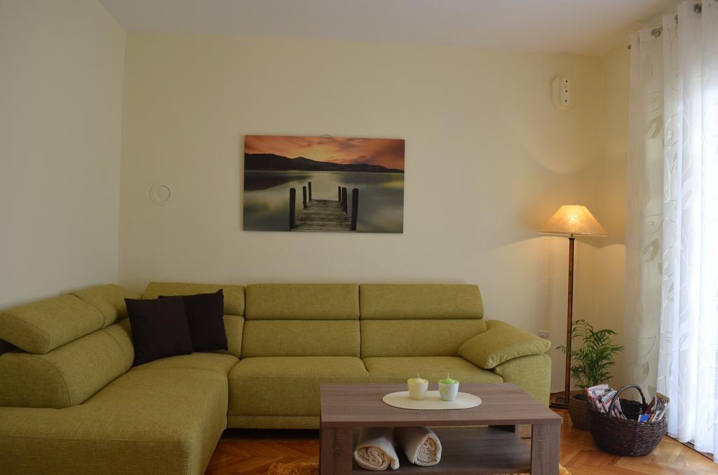 Apartments Mihalic Baška Habitación foto
